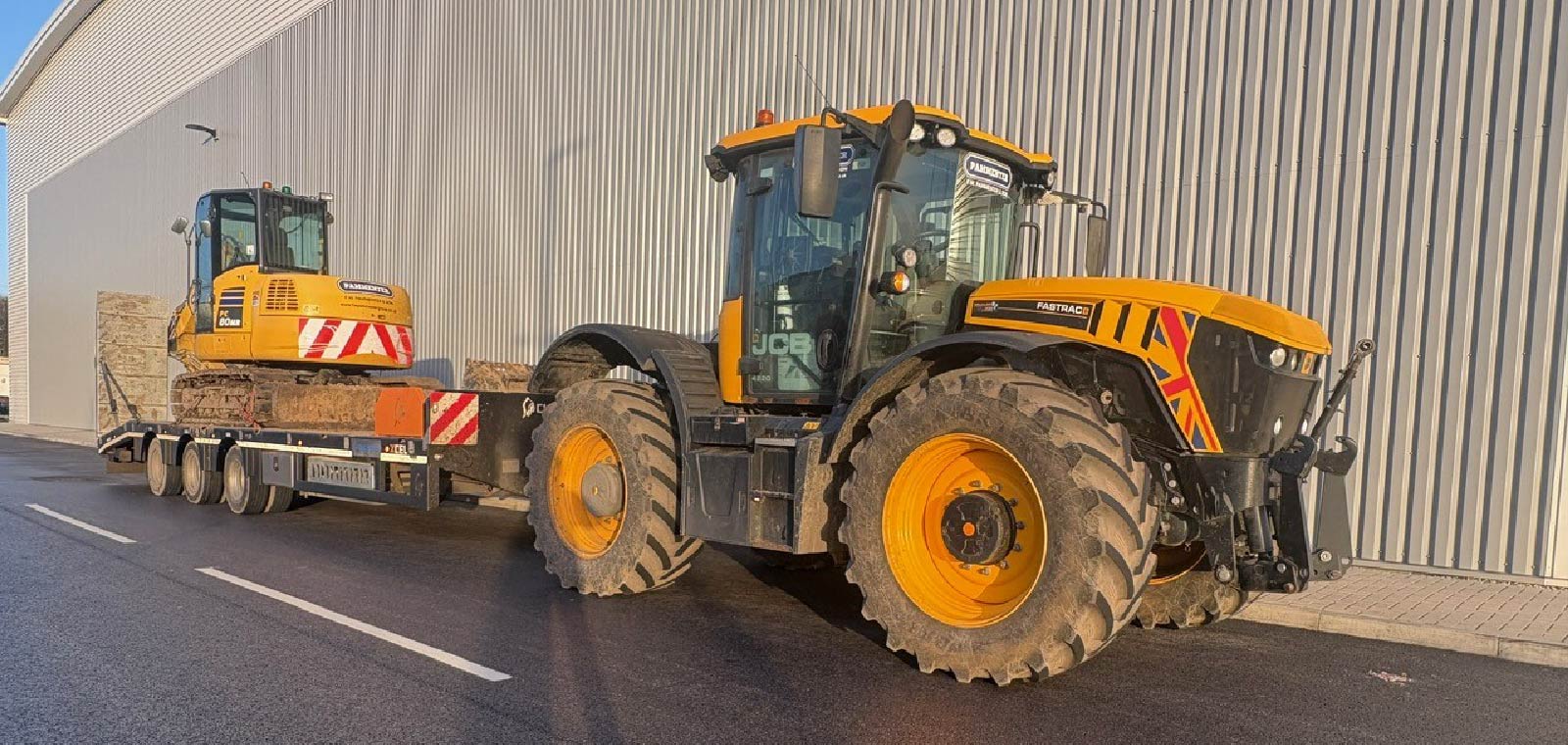 backhoe-excavators-jcb